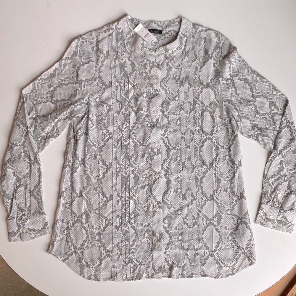Talbots banded collar grey Snake print blouse